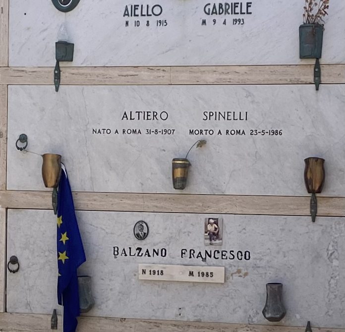 Altiero Spinelli è sepolto a Ventotene